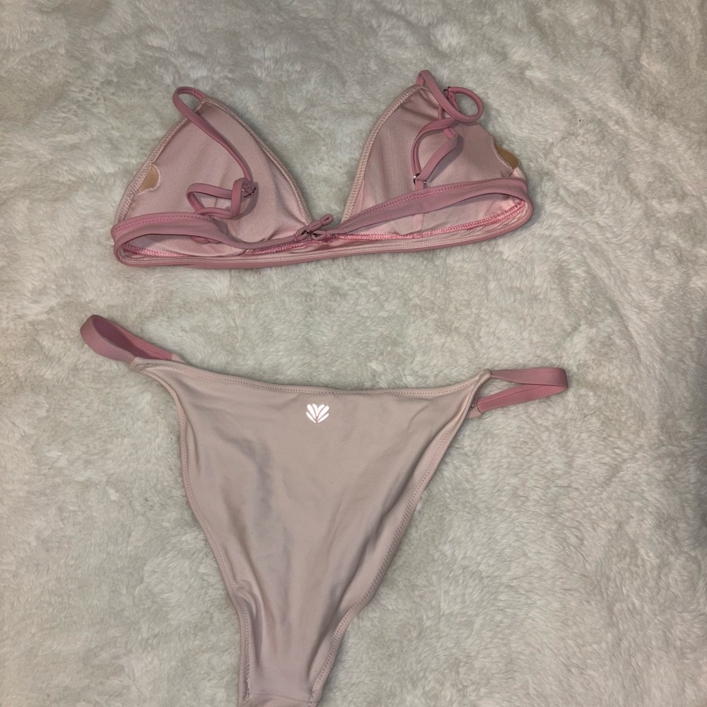 Pink bikini - Picture 2 of 2